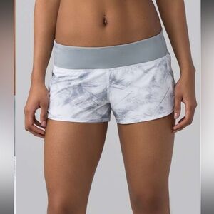 Lululemon Speed Short (4-way Stretch 2.5")
Breeze By White Light Cast